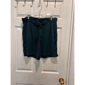 Maurices Dark Green Paperbag Waist Shorts Women 16W Rayon Tie Pocket‎ Resortwear